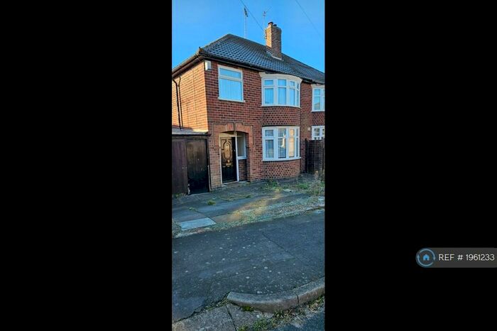 3 Bedroom Semi-Detached House To Rent In Chislehurst Avenue, Leicester, LE3