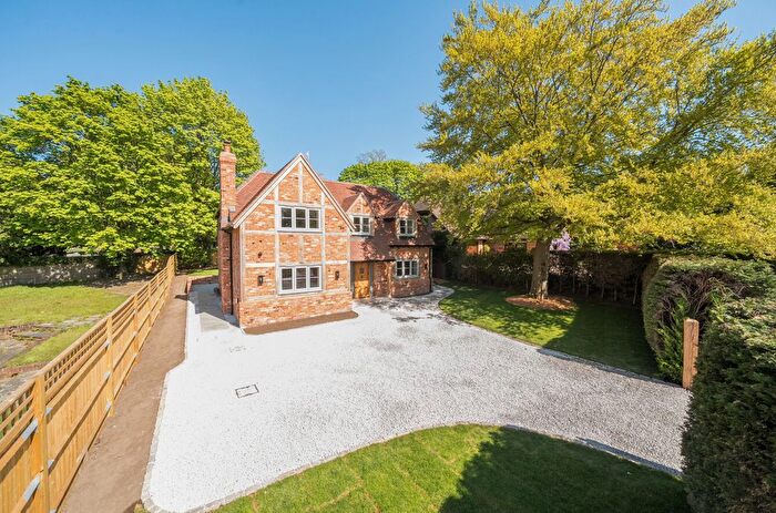 4 Bedroom Detached House For Sale In Worplesdon, Guildford, Surrey, GU3