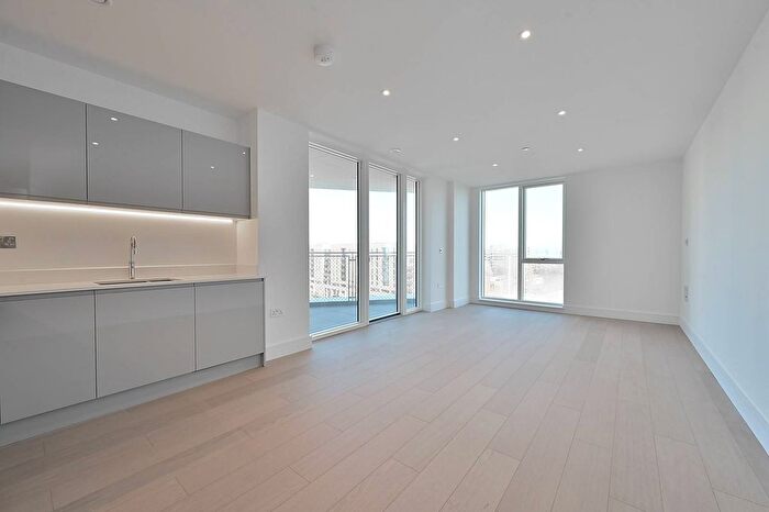 2 Bedroom Flat To Rent In Bookbinder Point, Acton, W3