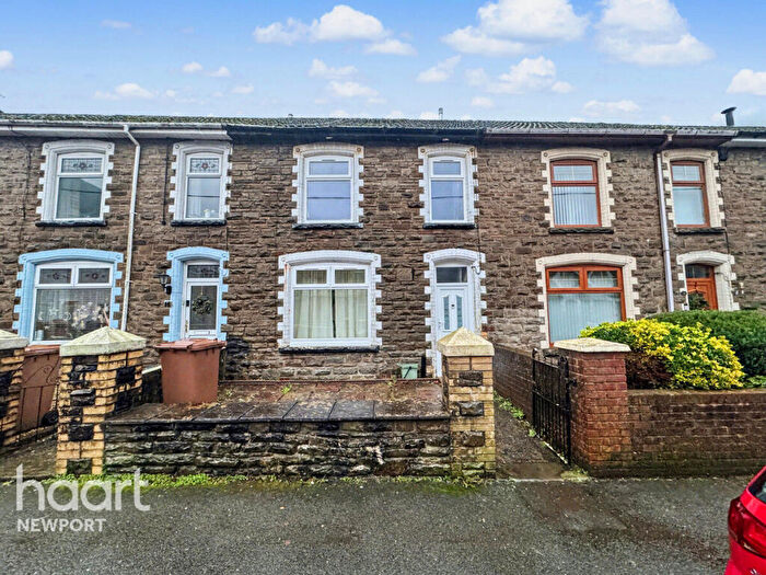 3 Bedroom Terraced House For Sale In Chapel Farm Terrace, Newport, NP11