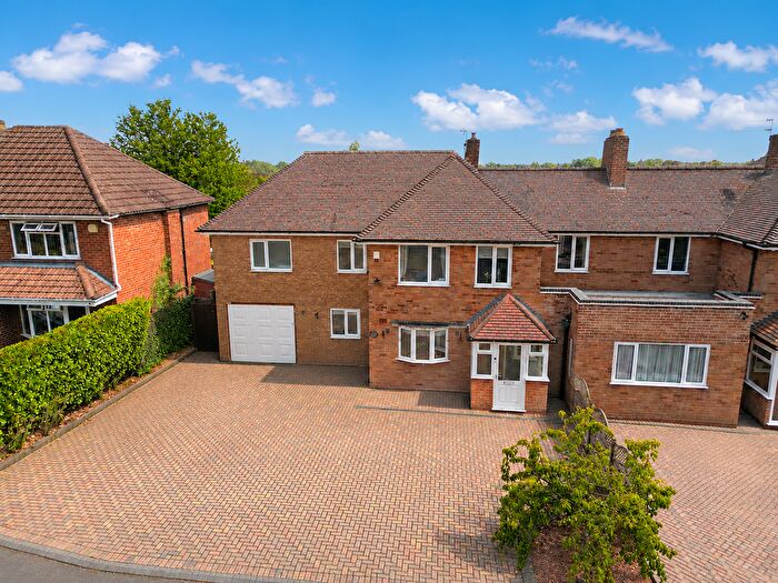 4 Bedroom Semi-Detached House For Sale In Alcester Road, Hollywood, B47