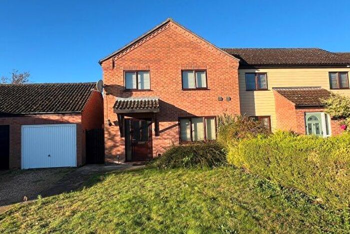 3 Bedroom Semi-Detached House To Rent In Bramble Walk, Bury St. Edmunds, IP28