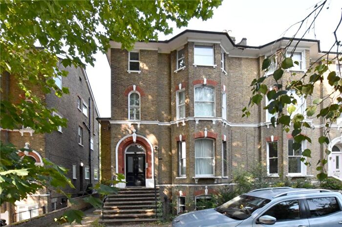 2 Bedroom Apartment For Sale In Kidbrooke Park Road, Blackheath, London, SE3