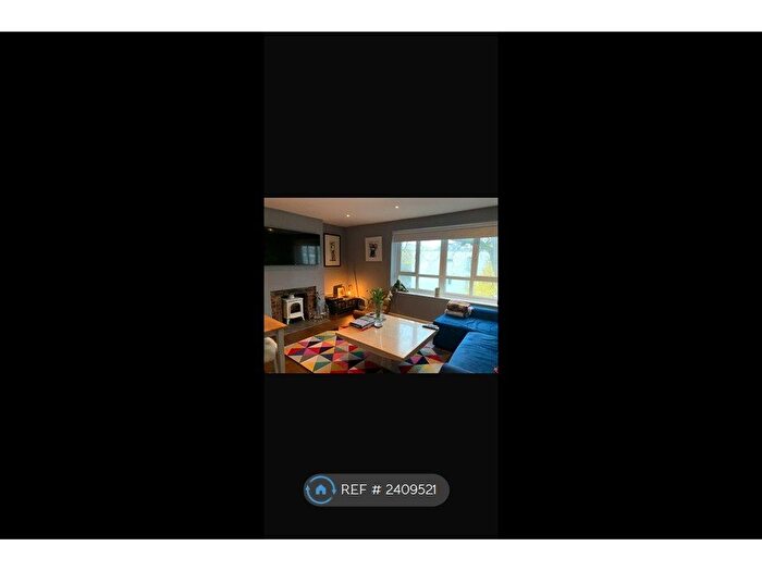 2 Bedroom Flat To Rent In Devonshire Hall, London, E9