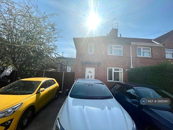 3 Bedroom End Of Terrace House To Rent In Barton Vale, Bristol, BS2