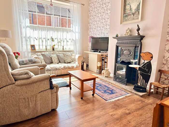 2 Bedroom Terraced House For Sale In East Street, Tewkesbury, GL20