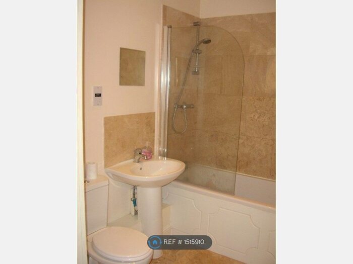 1 Bedroom Flat To Rent In Lower Station Road, Wakefield, WF6