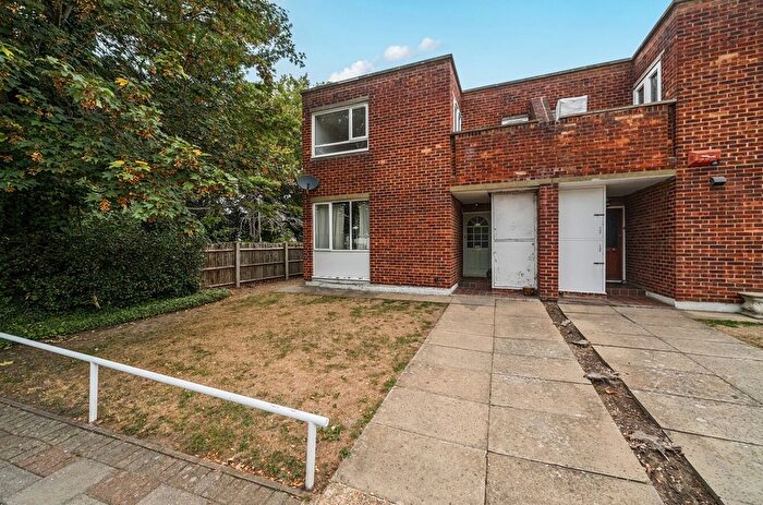 2 Bedroom Flat For Sale In Pembroke Road, Bromley, BR1