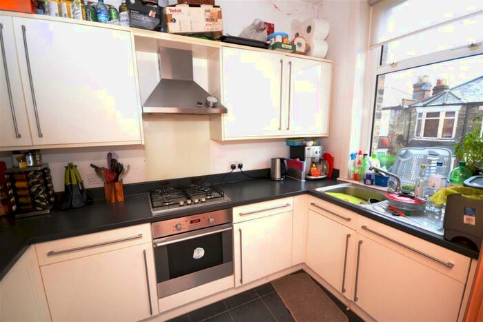 2 Bedroom Apartment To Rent In Kitchener Road, East Finchley, N2