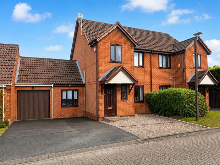 3 Bedroom House For Sale In Wistmans, Furzton, Milton Keynes, MK4