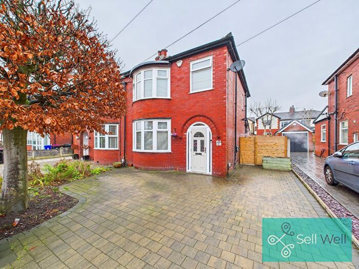 3 Bedroom Semi Detached House For Sale In Warwick Road, Worsley, Manchester, M28