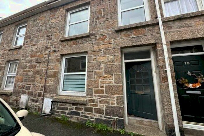 2 Bedroom Property To Rent In Caldwells Road, Penzance, TR18