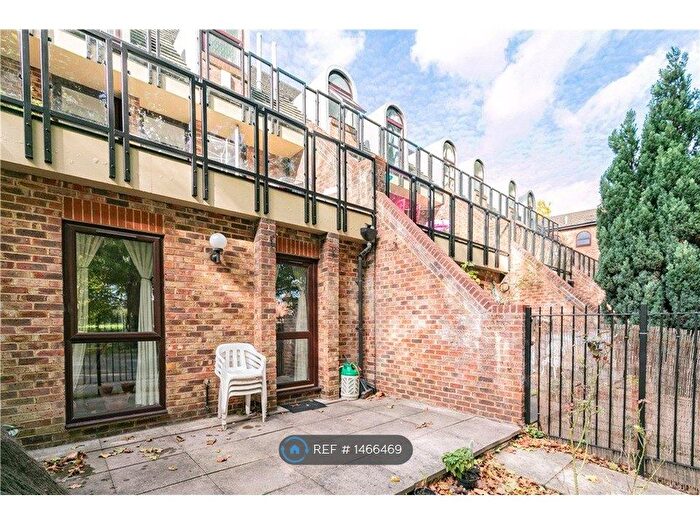 1 Bedroom Flat To Rent In Kingfisher Place, Reading, RG1