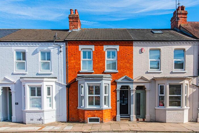 3 Bedroom Terraced House For Sale In Sandringham Road, Abington, Northampton, NN1