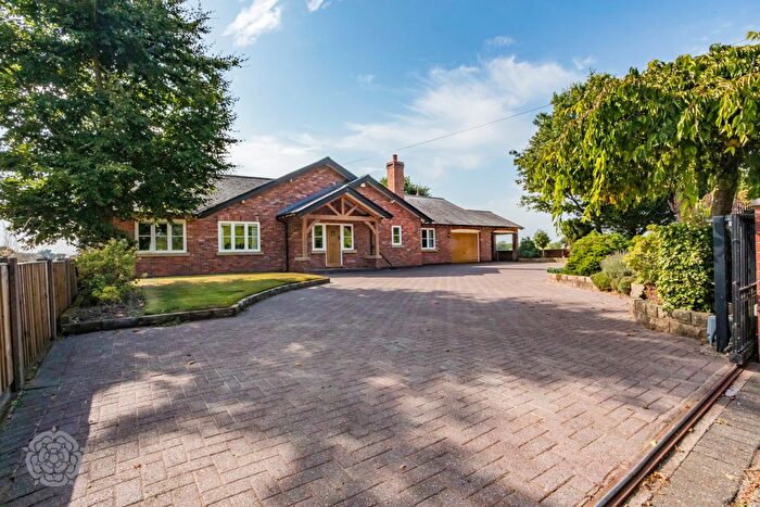 4 Bedroom Bungalow For Sale In Glazebrook Lane, Glazebrook, Warrington, Cheshire, WA3