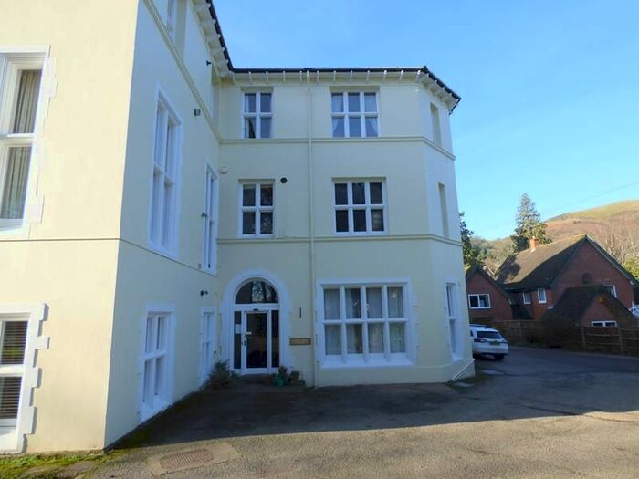 1 Bedroom Flat To Rent In Hatley Court, Flat, Albert Road South, Malvern, Worcestershire, WR14