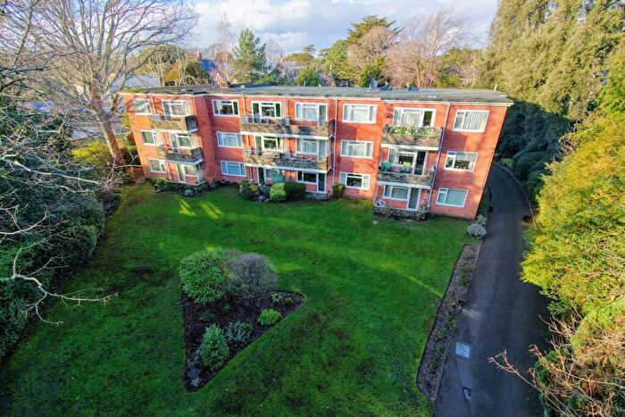 2 Bedroom Flat For Sale In Cavendish Place, Bournemouth, BH1