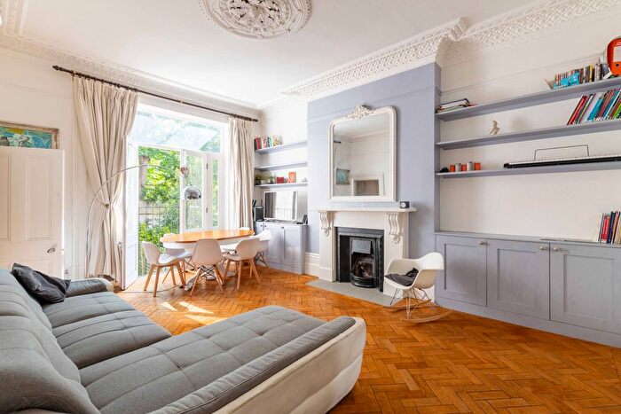 2 Bedroom Flat To Rent In Holland Road, Holland Park, London, W14