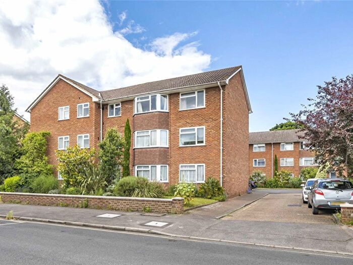 3 Bedroom Flat To Rent In Anglesea Road, Kingston Upon Thames, KT1