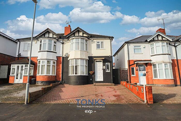 3 Bedroom Semi Detached House For Sale In Grafton Road, Oldbury, B68