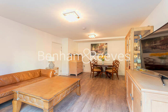 3 Bedroom Apartment To Rent In Pell Street, Surrey Quays, SE8