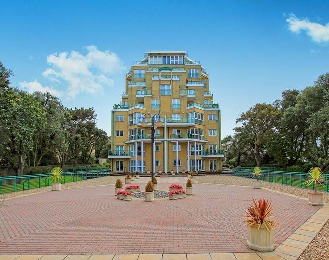 2 Bedroom Flat To Rent In Bournemouth, BH1
