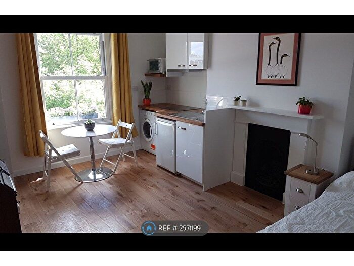 Studio To Rent In St Lawrence, London, W10