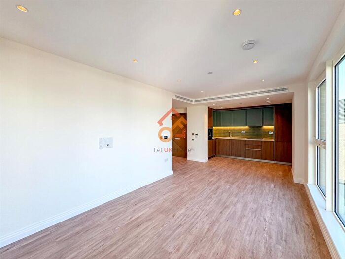 2 Bedroom Flat To Rent In The Pinnacle, Gasholder Place, London, SE11