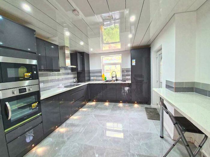 3 Bedroom Semi Detached House To Rent In Two Ball Lonnen, Fenham