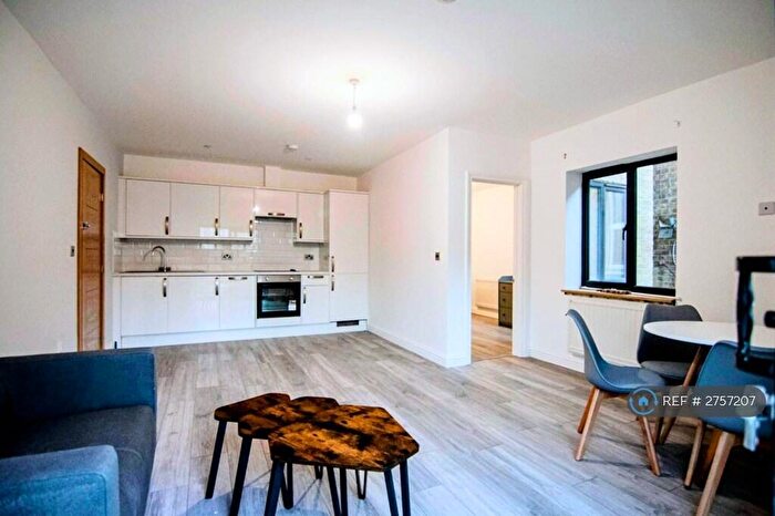 1 Bedroom Flat To Rent In Stamford Hill, London, N16