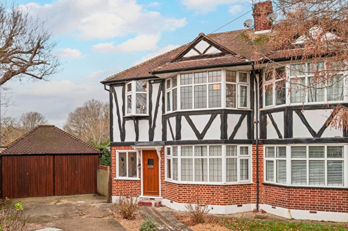 2 Bedroom Maisonette For Sale In Perth Close, Raynes Park, SW20