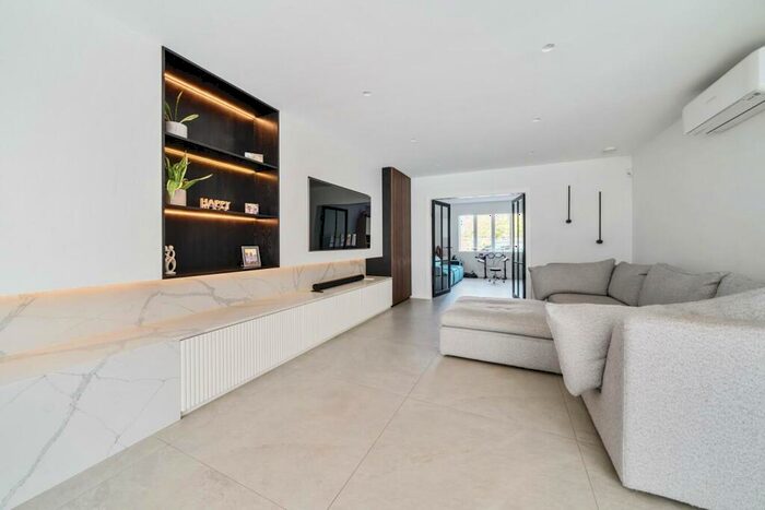 5 Bedroom Detached House For Sale In Park Road, Beckenham, BR3