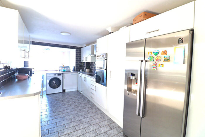 3 Bedroom Terraced House To Rent In Quilters Straight, Basildon, SS14