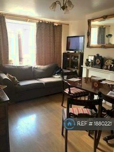 2 Bedroom Flat To Rent In Cedar Road, Southampton, SO14