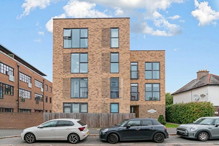 2 Bedroom Apartment For Sale In Grenville Place, London, NW7