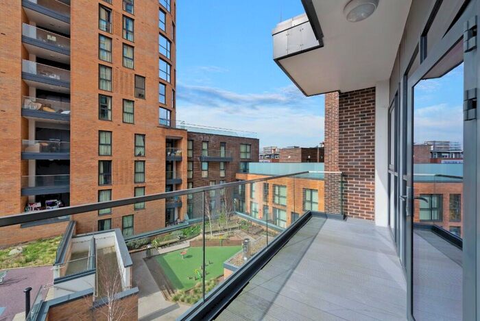 3 Bedroom Flat To Rent In Montrose Crescent, Wembley, Middlesex, HA0