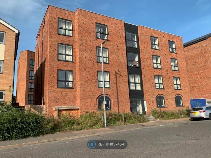 3 Bedroom Flat To Rent In Hawkins Road, Colchester, CO2