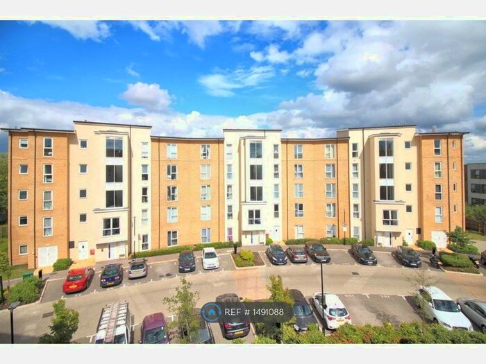 2 Bedroom Flat To Rent In Hunting Place, Hounslow, TW5