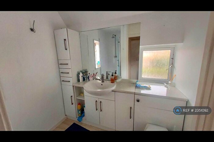 6 Bedroom Semi-Detached House To Rent In Somers Close, Winchester, SO22