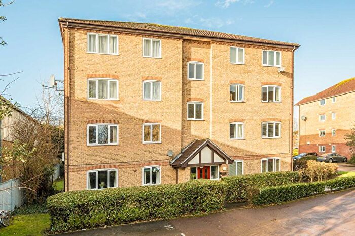 1 Bedroom Flat To Rent In Varsity Drive, Twickenham, TW1