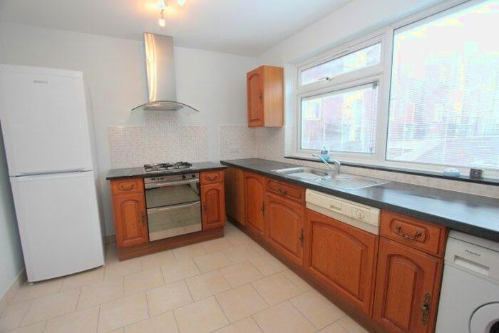 3 Bedroom Property To Rent In Paddock Close, London, SE26