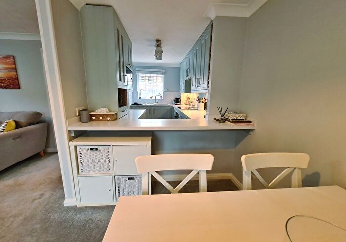 2 Bedroom End Of Terrace House For Sale In Denbigh Close, Southampton, SO40
