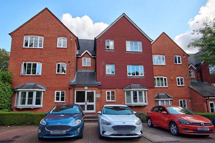 2 Bedroom Flat For Sale In Swan Close, Rickmansworth, WD3