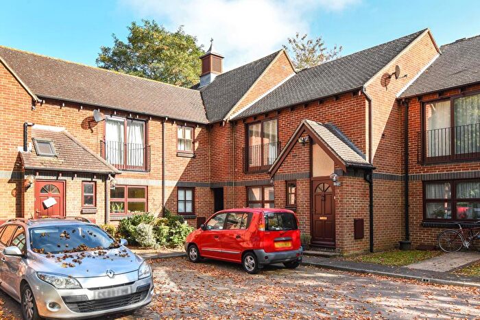 2 Bedroom Apartment To Rent In Green Ridges, Headington, OX3