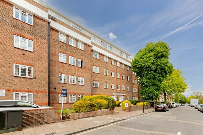 2 Bedroom Flat To Rent In Colney Hatch Lane, London, N10