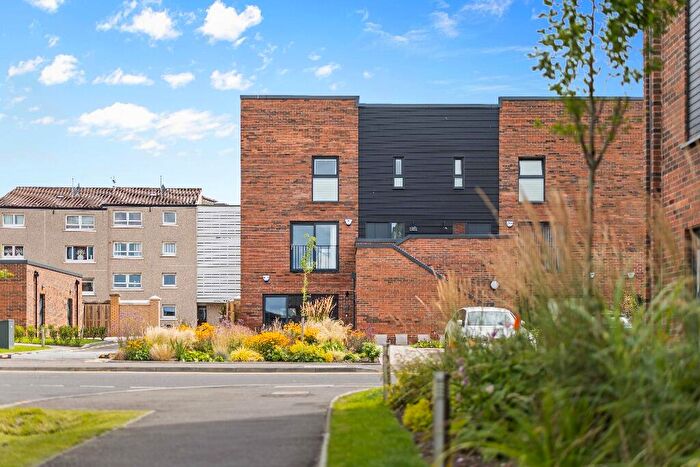3 Bedroom Flat To Rent In Festival Court, Festival Park, Glasgow, G51