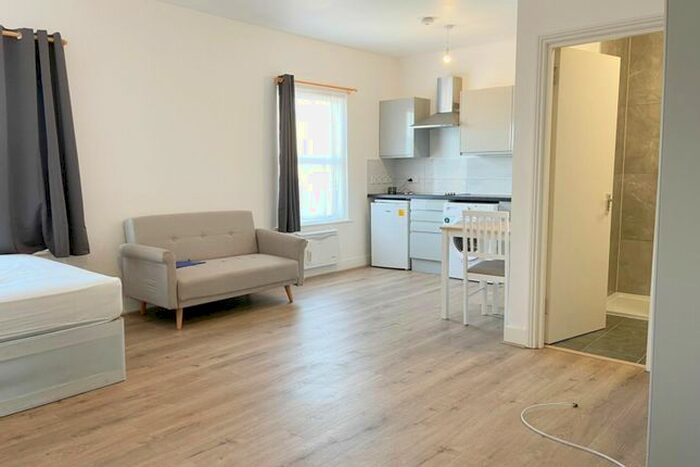 Studio To Rent In High Street, London, E17