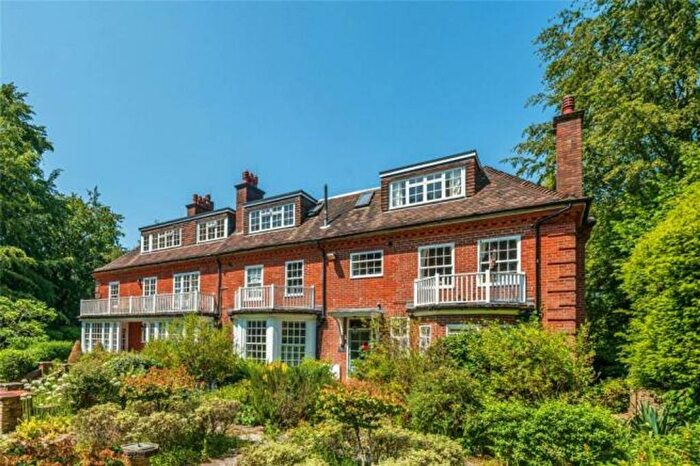 2 Bedroom Flat For Sale In Farnham Lane, Thursley House Farnham Lane, GU27