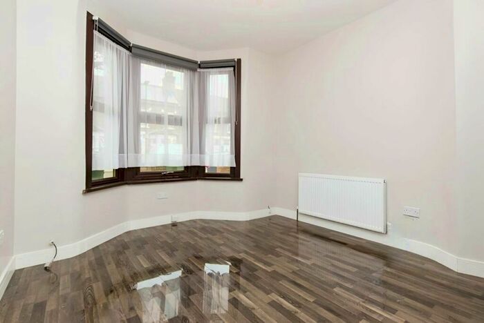 2 Bedroom Apartment To Rent In Creighton Avenue, London, E6