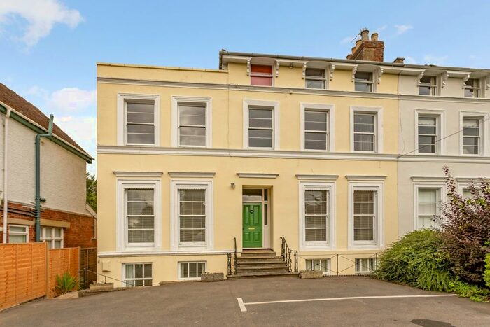 2 Bedroom Flat To Rent In Old Bath Road, Leckhampton, Cheltenham, GL53